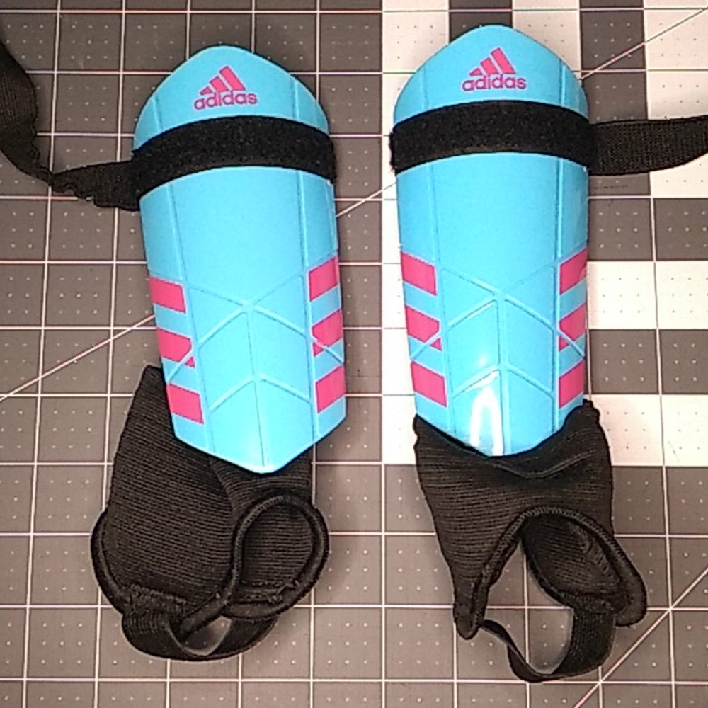 Kids Adidas Soccer Shin Guards Blue Sm age 3-5